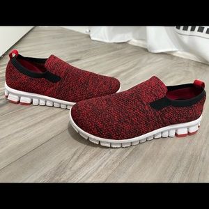 Deer Stags Xander slip on sneaker, Boys size 2, in red, EUC